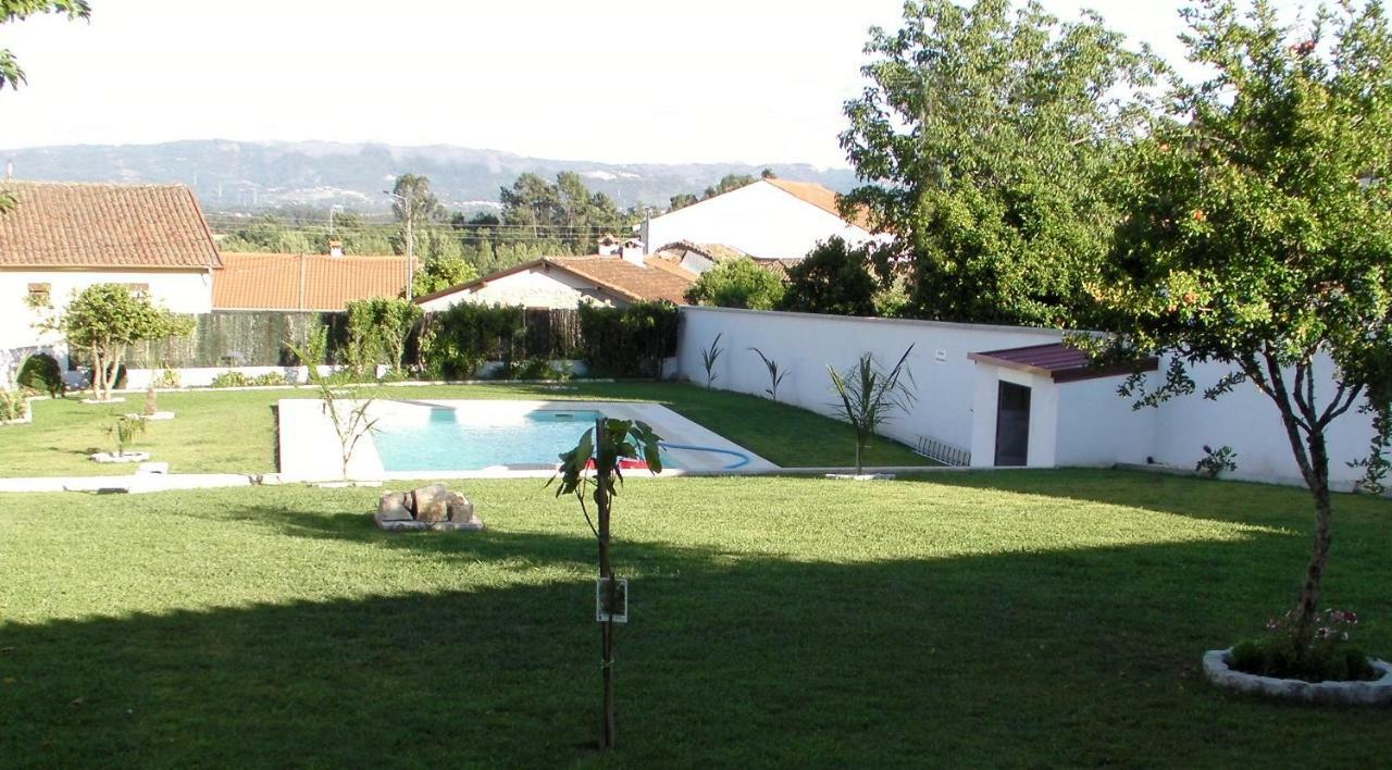 Alojamento Costa & Dias Vila Verde  Exteriör bild